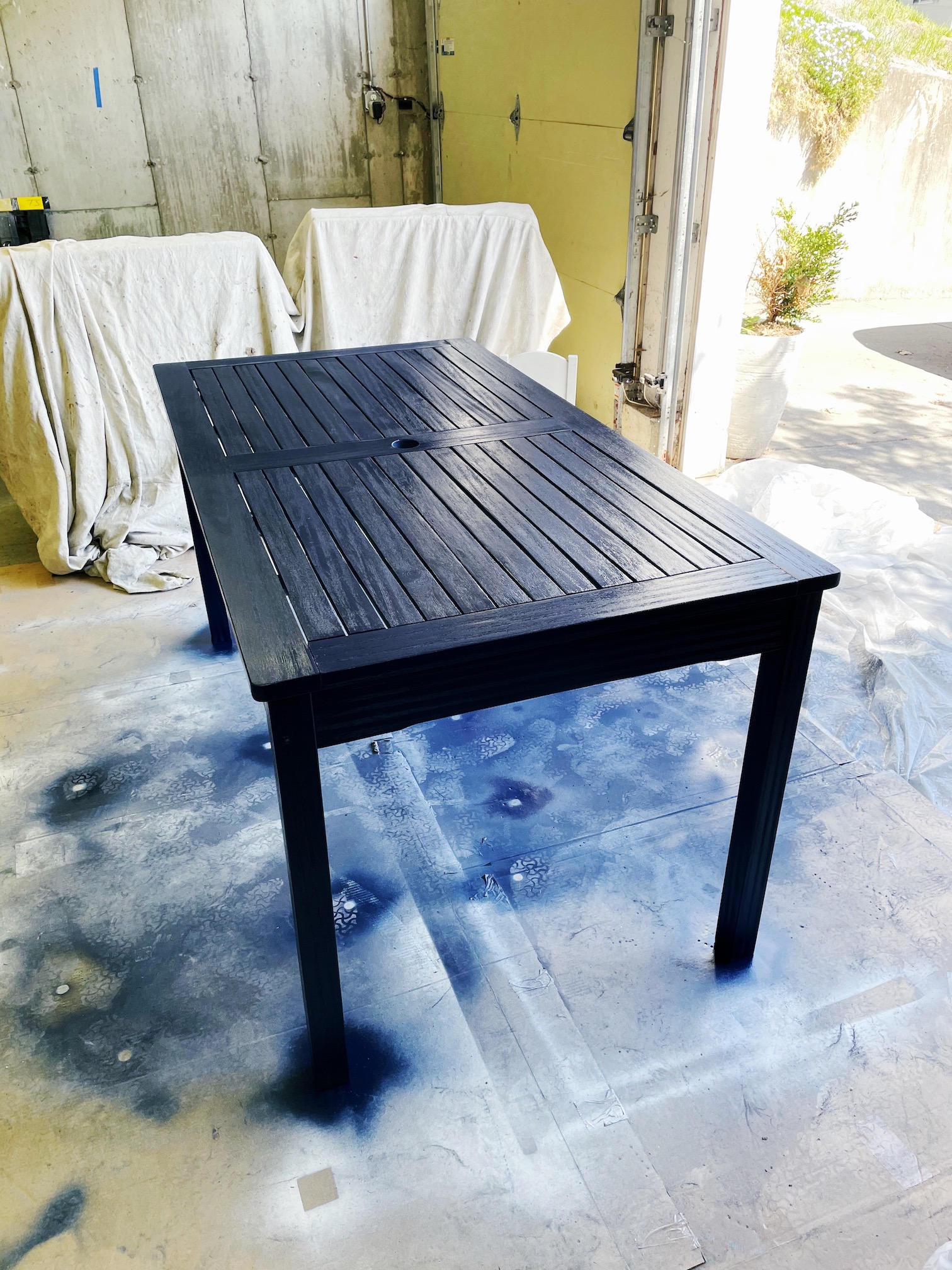 How to Paint Outdoor Wood Furniture