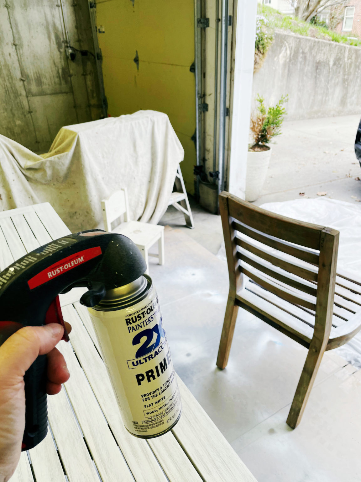 How to Paint Outdoor Wood Furniture